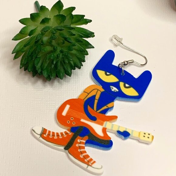 Teacher Earring, School Earring, Pete the Cat Earring, Teacher Appreciation Gift - Picture 2 of 4